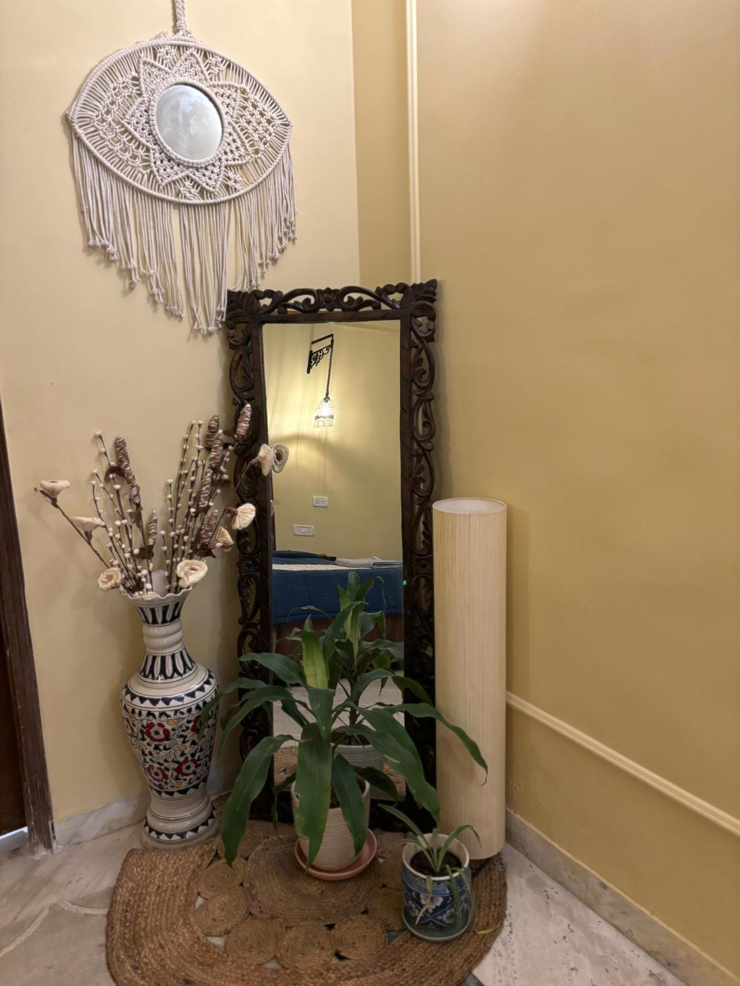 Atharva'S Homestay By Goaround Homes - Nehru Enclave Metro, South Delhi New Delhi Buitenkant foto