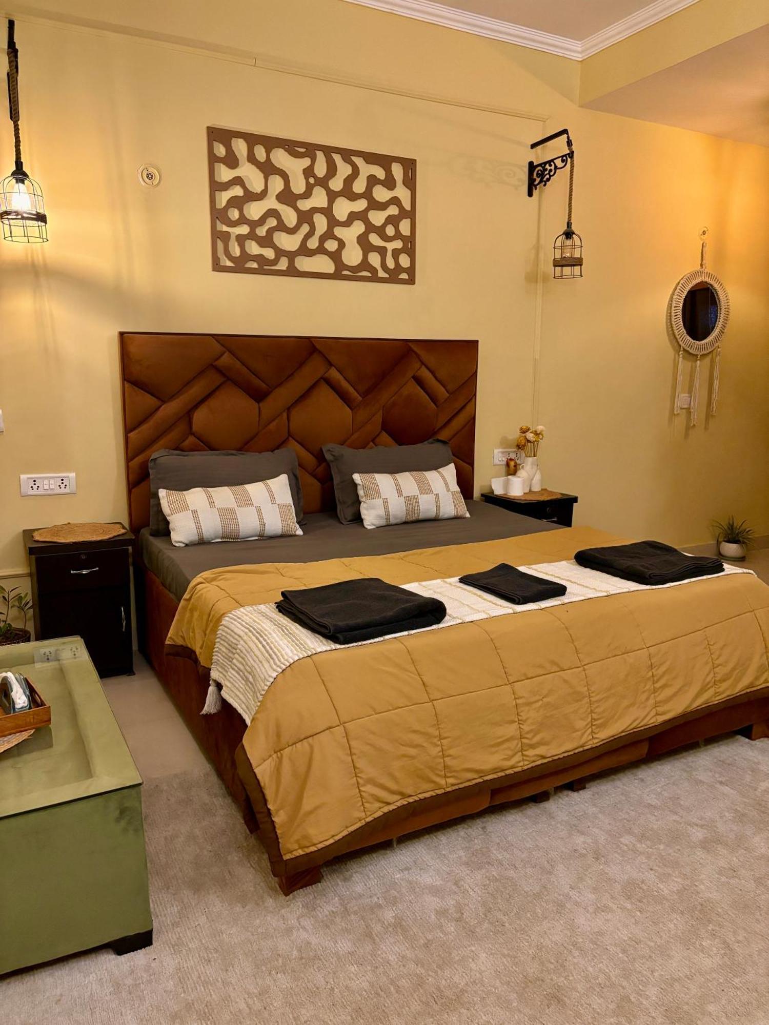 Atharva'S Homestay By Goaround Homes - Nehru Enclave Metro, South Delhi New Delhi Buitenkant foto