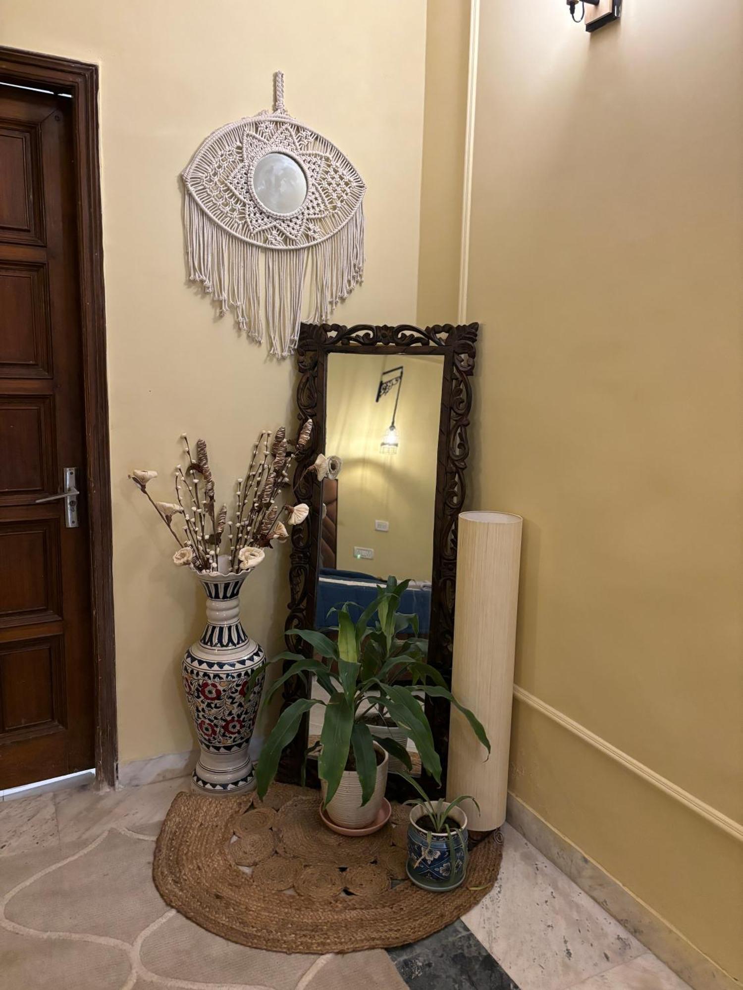 Atharva'S Homestay By Goaround Homes - Nehru Enclave Metro, South Delhi New Delhi Buitenkant foto