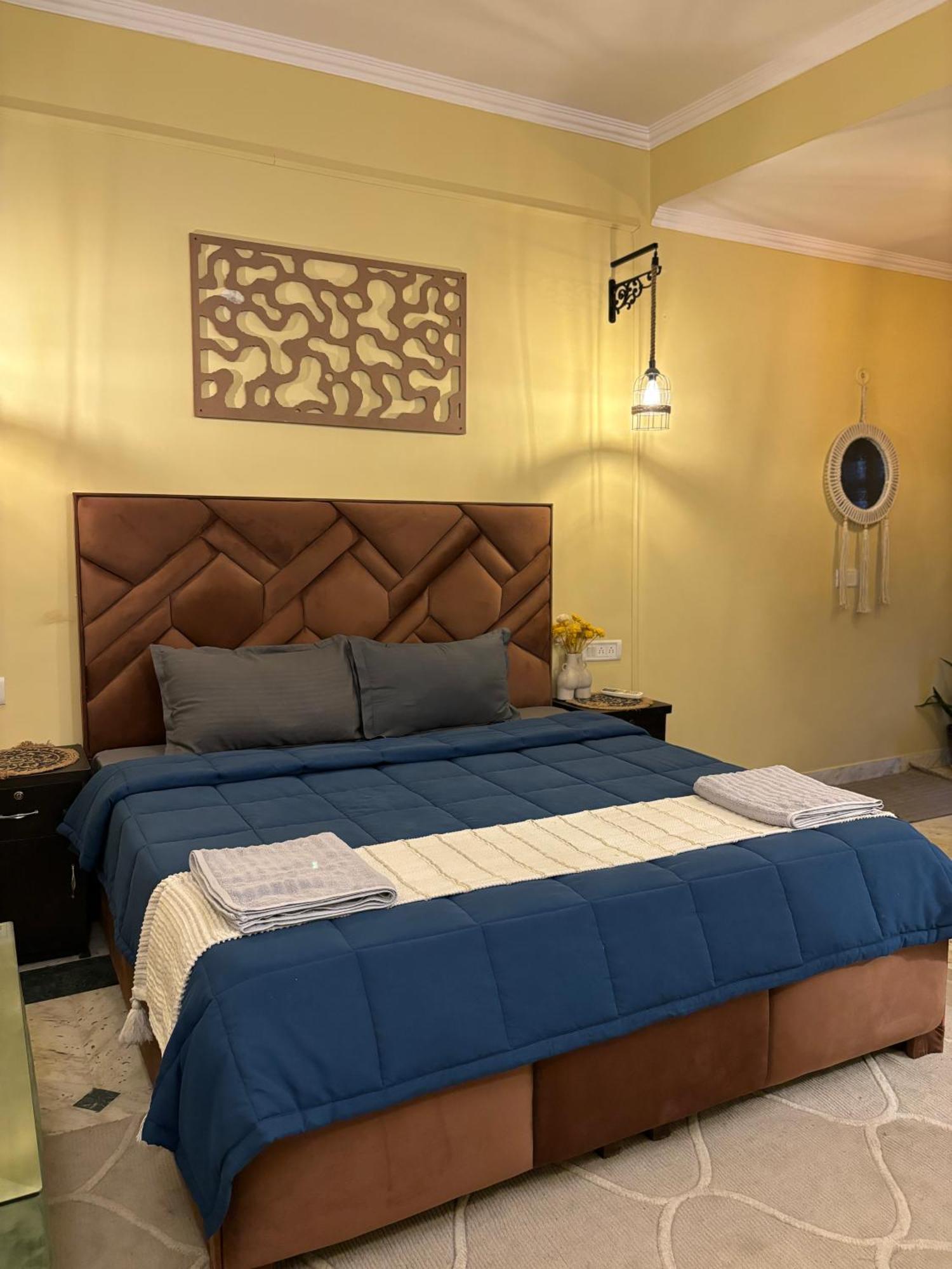 Atharva'S Homestay By Goaround Homes - Nehru Enclave Metro, South Delhi New Delhi Buitenkant foto