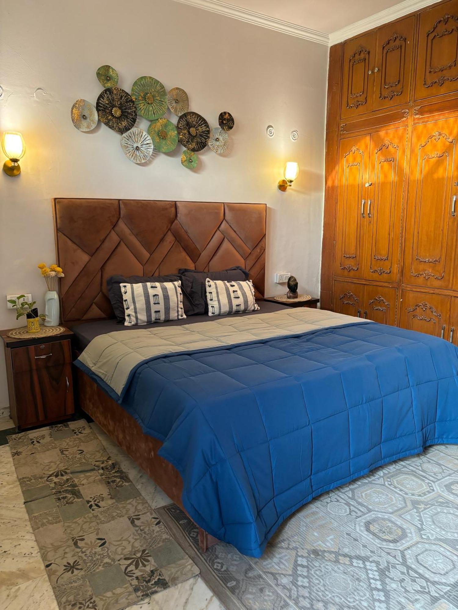 Atharva'S Homestay By Goaround Homes - Nehru Enclave Metro, South Delhi New Delhi Buitenkant foto