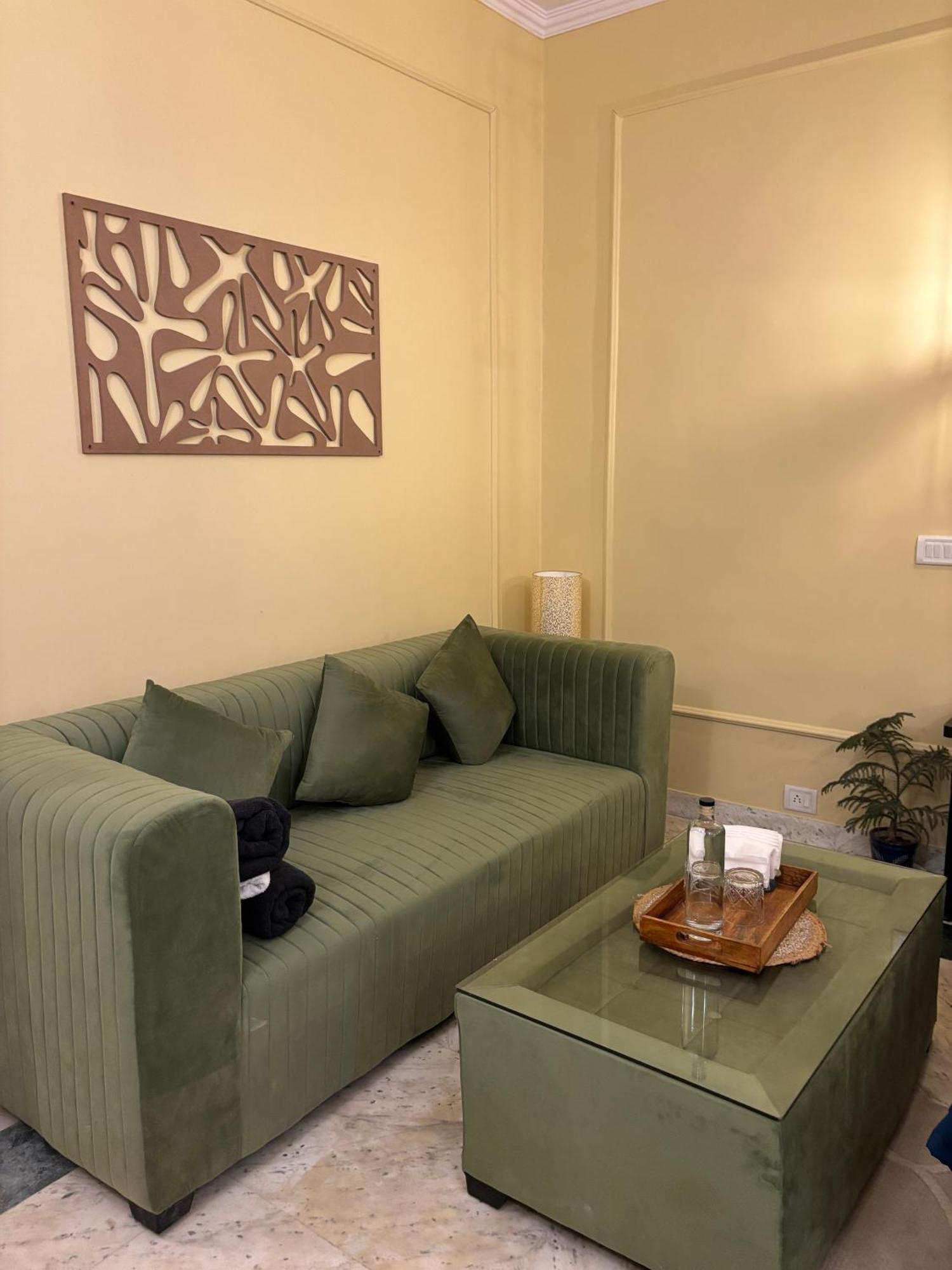 Atharva'S Homestay By Goaround Homes - Nehru Enclave Metro, South Delhi New Delhi Buitenkant foto