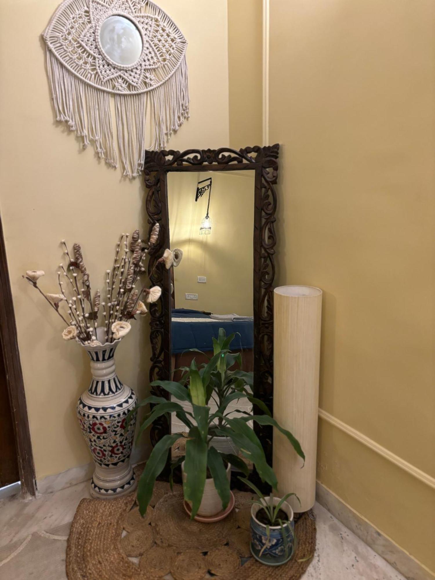 Atharva'S Homestay By Goaround Homes - Nehru Enclave Metro, South Delhi New Delhi Buitenkant foto