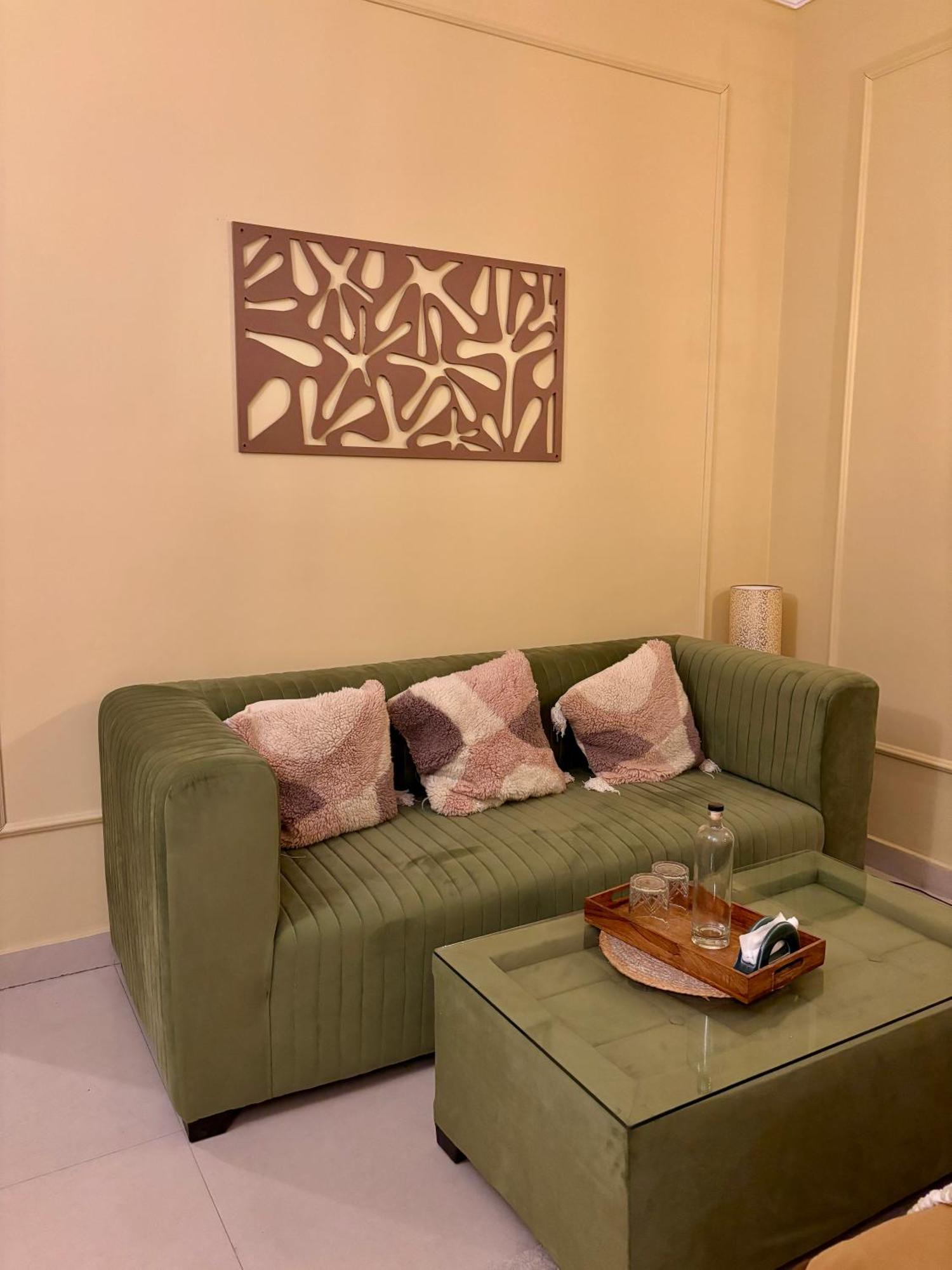 Atharva'S Homestay By Goaround Homes - Nehru Enclave Metro, South Delhi New Delhi Buitenkant foto