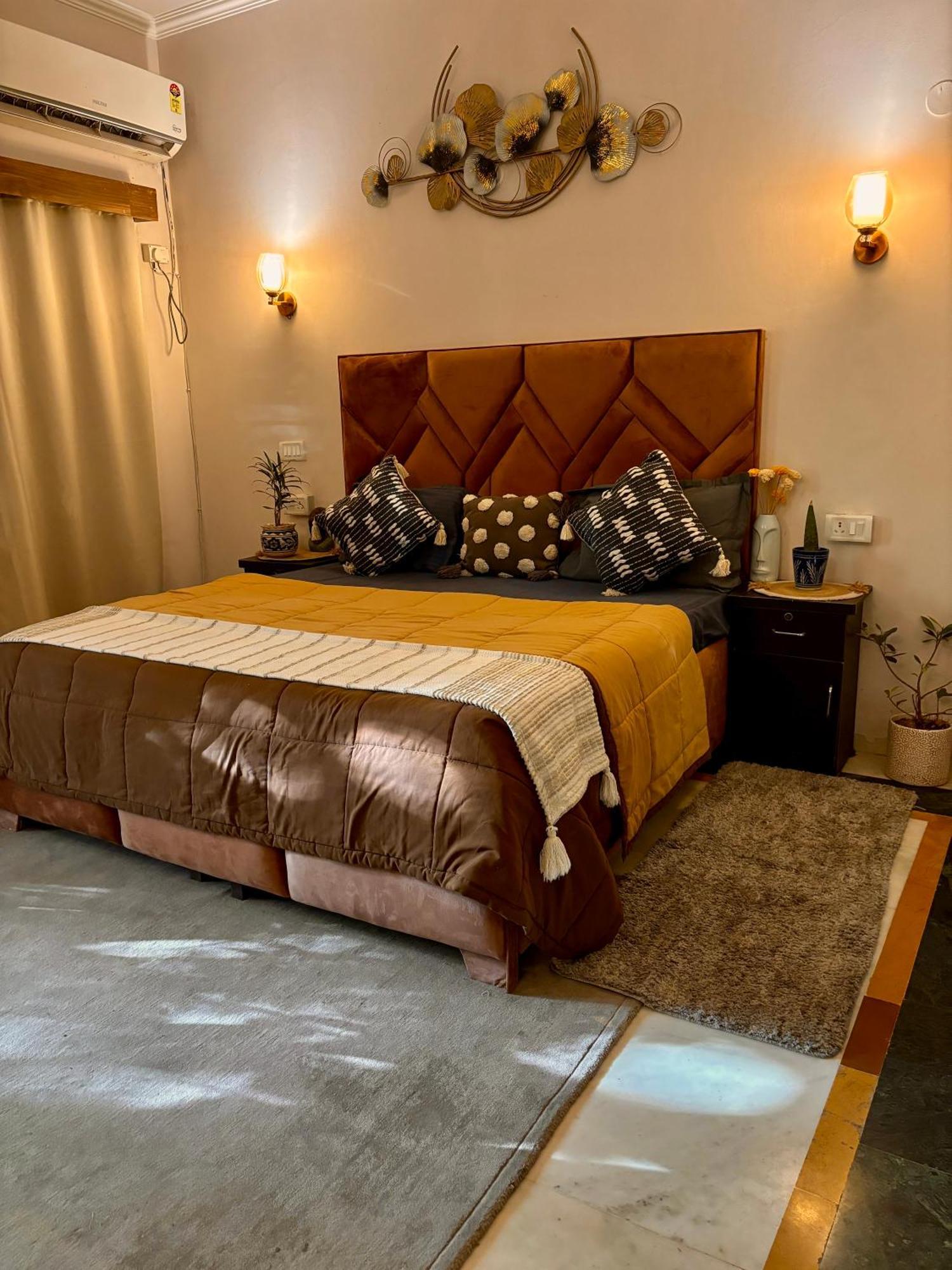 Atharva'S Homestay By Goaround Homes - Nehru Enclave Metro, South Delhi New Delhi Buitenkant foto