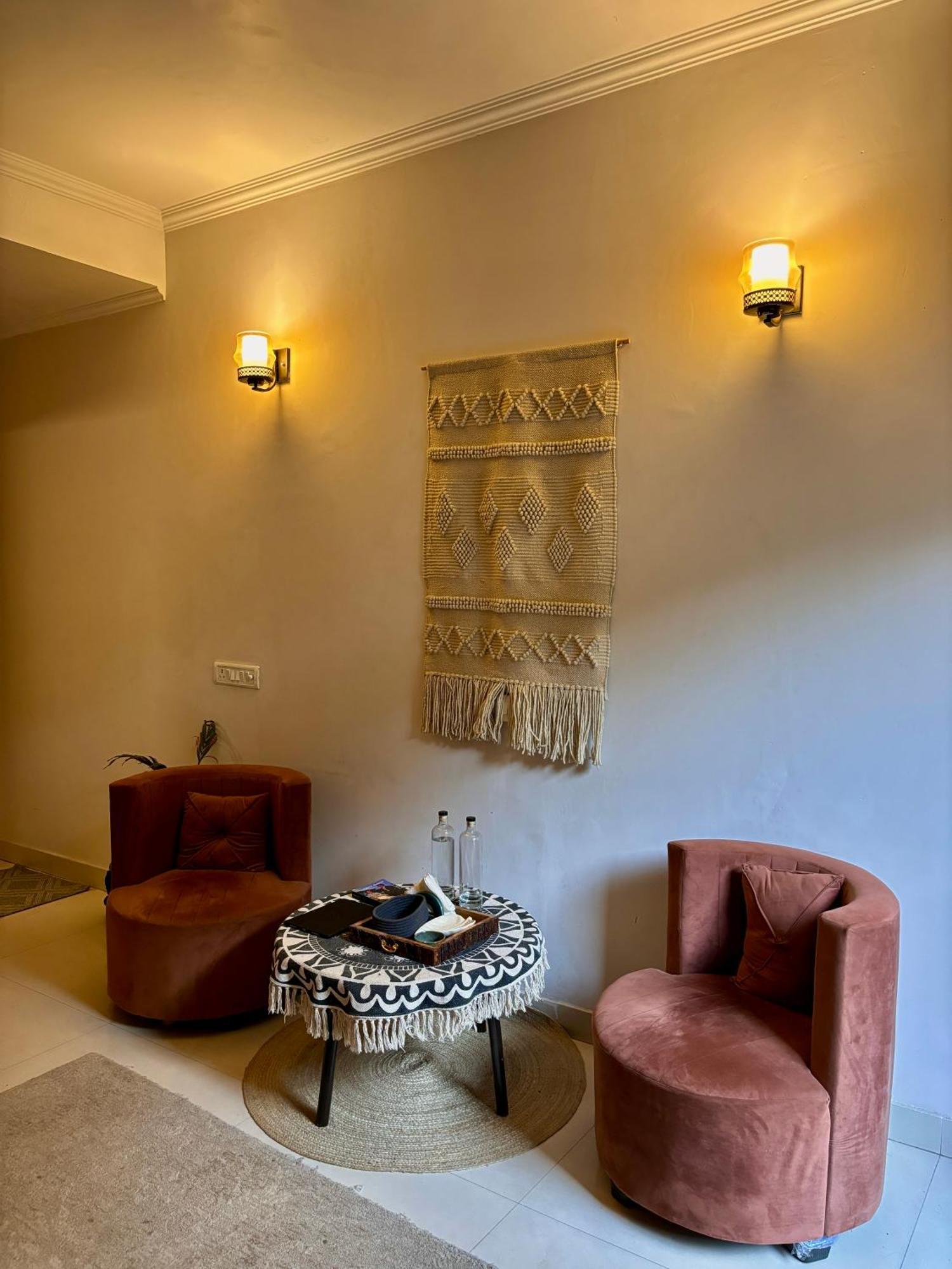 Atharva'S Homestay By Goaround Homes - Nehru Enclave Metro, South Delhi New Delhi Buitenkant foto