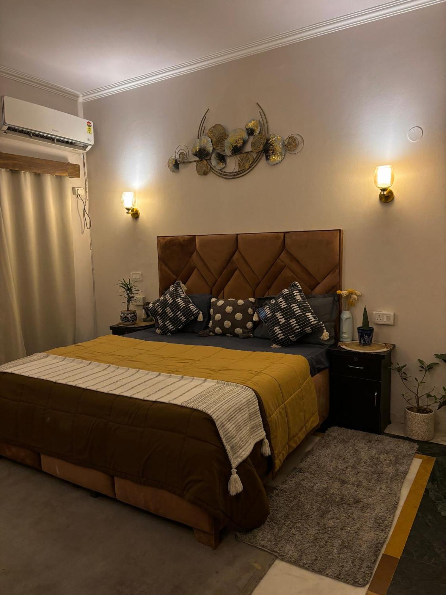 Atharva'S Homestay By Goaround Homes - Nehru Enclave Metro, South Delhi New Delhi Buitenkant foto