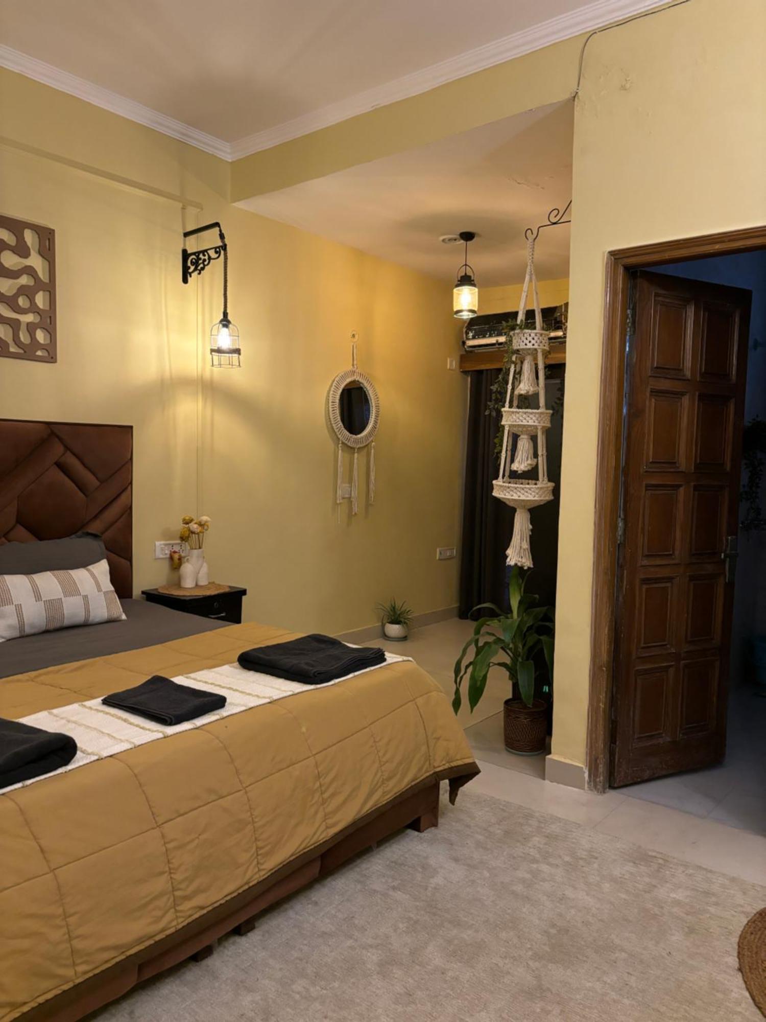 Atharva'S Homestay By Goaround Homes - Nehru Enclave Metro, South Delhi New Delhi Buitenkant foto