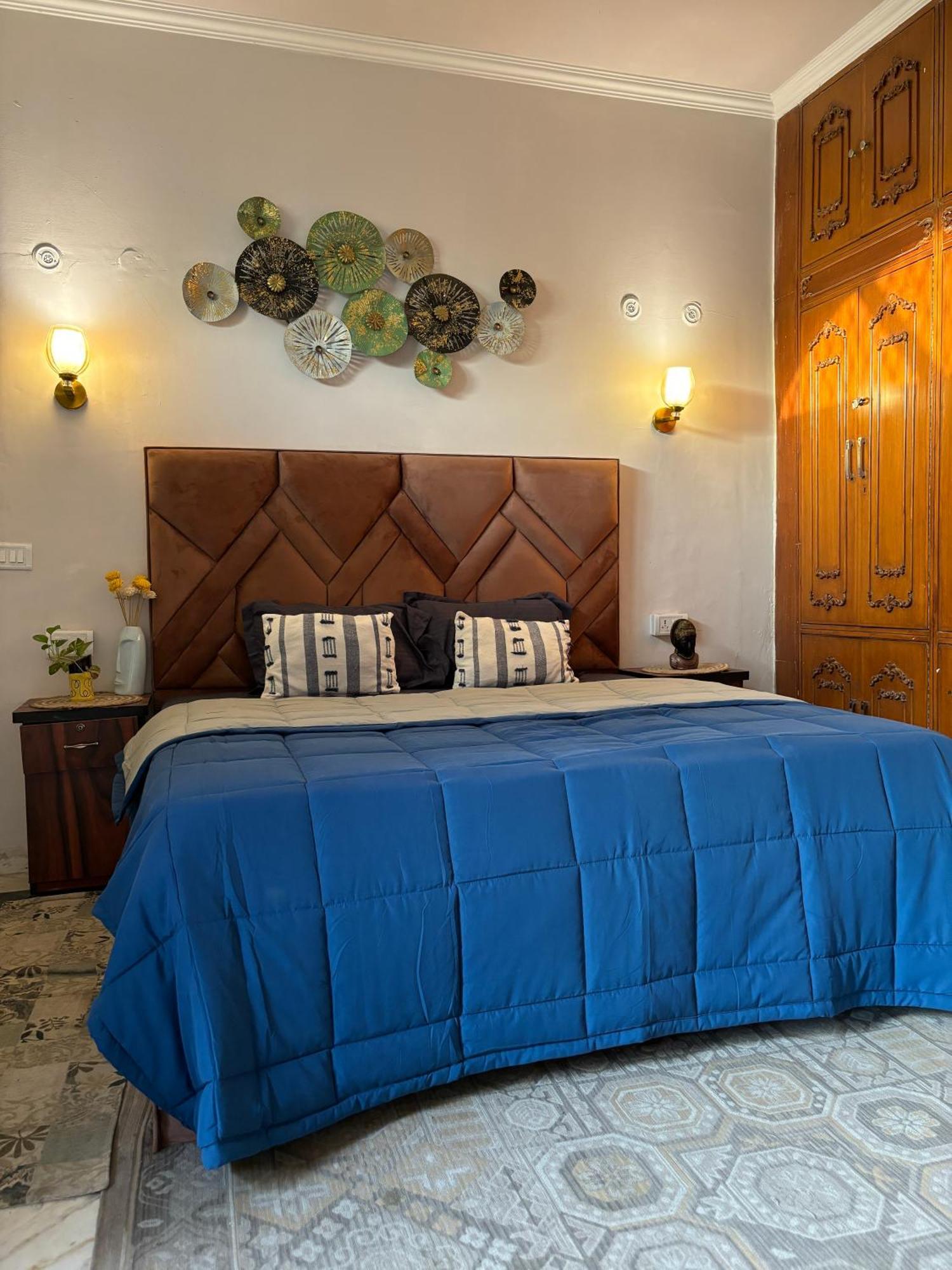 Atharva'S Homestay By Goaround Homes - Nehru Enclave Metro, South Delhi New Delhi Buitenkant foto