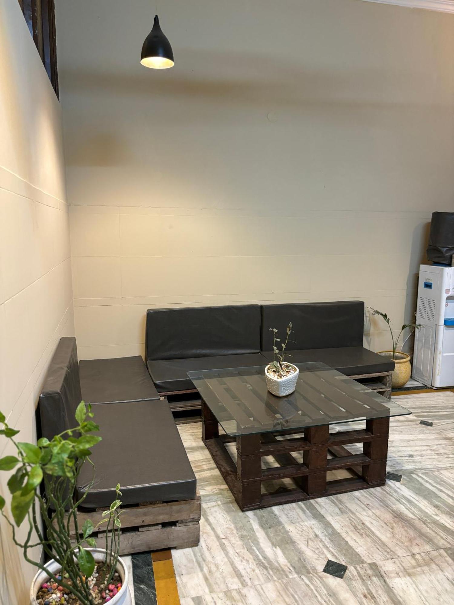 Atharva'S Homestay By Goaround Homes - Nehru Enclave Metro, South Delhi New Delhi Buitenkant foto