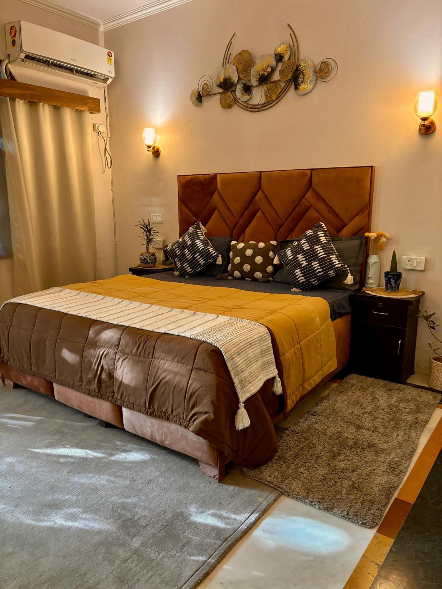 Atharva'S Homestay By Goaround Homes - Nehru Enclave Metro, South Delhi New Delhi Buitenkant foto