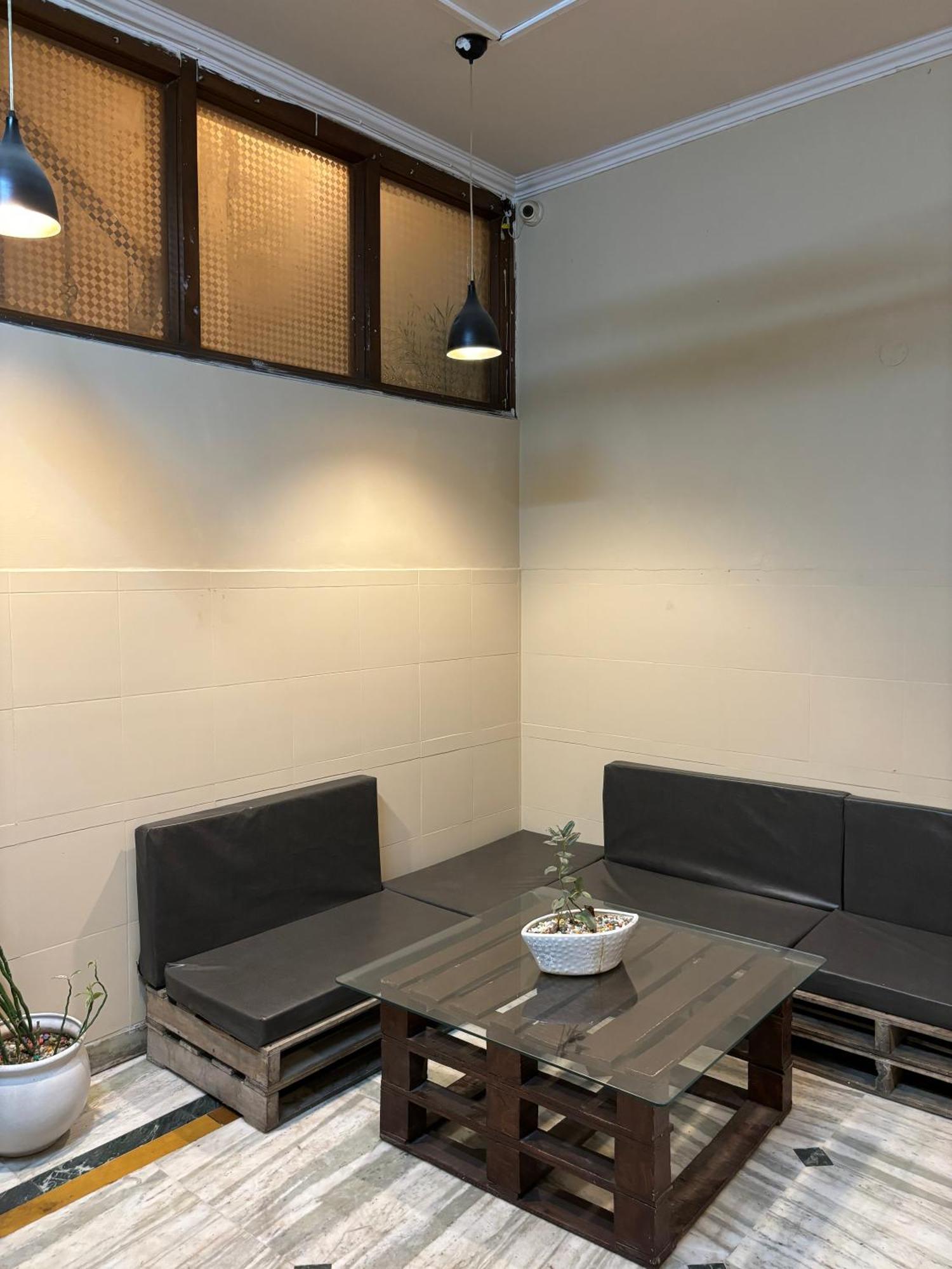 Atharva'S Homestay By Goaround Homes - Nehru Enclave Metro, South Delhi New Delhi Buitenkant foto