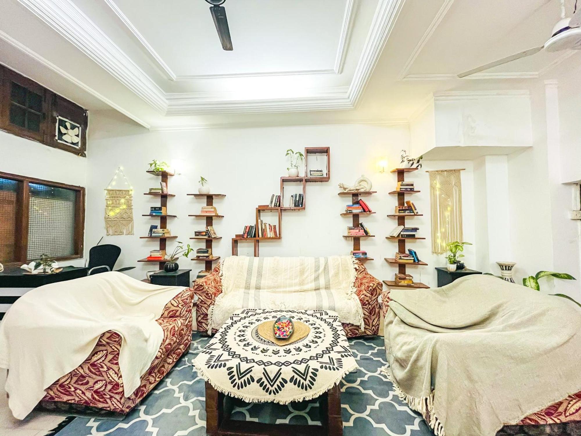 Atharva'S Homestay By Goaround Homes - Nehru Enclave Metro, South Delhi New Delhi Buitenkant foto