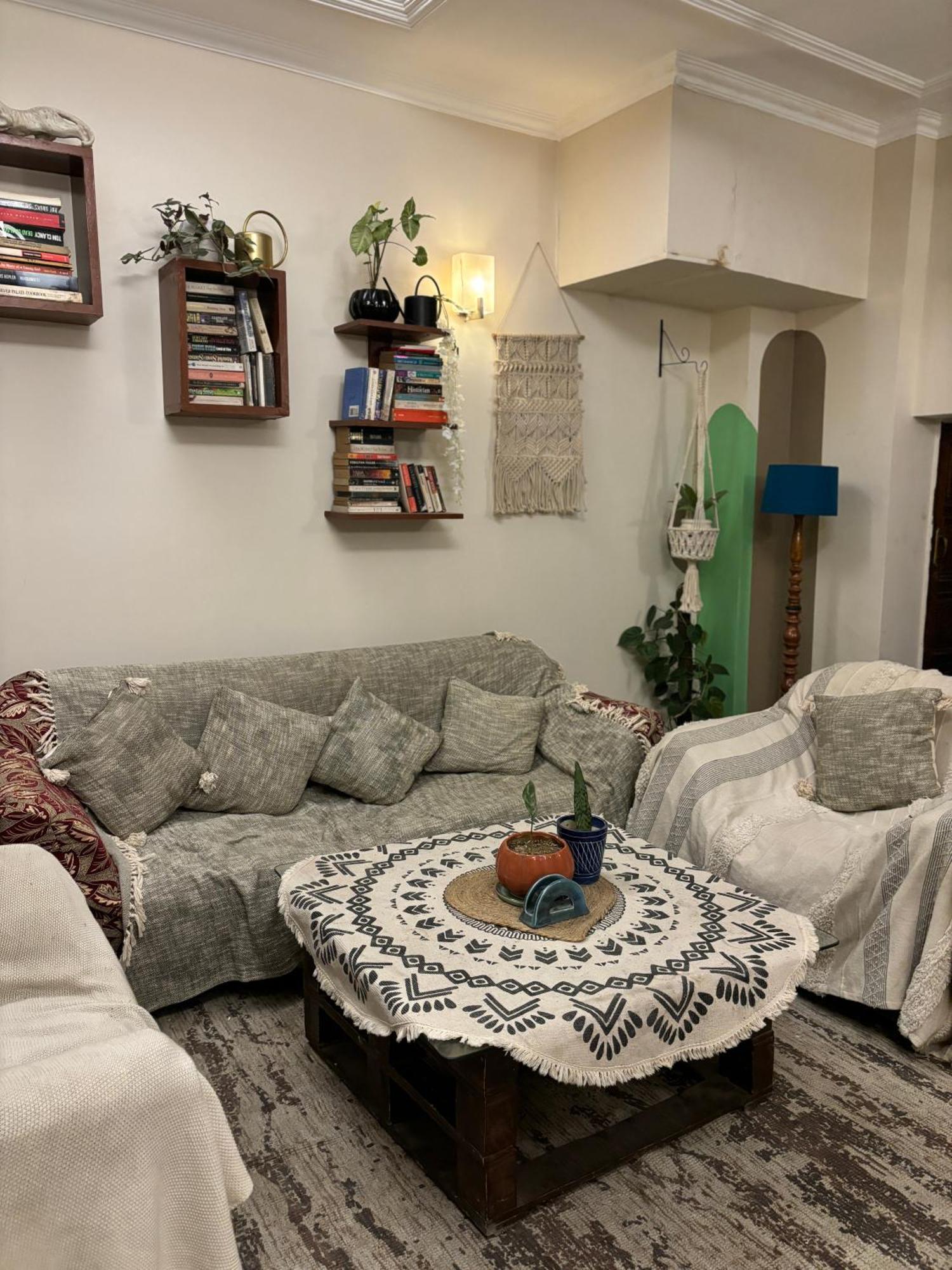 Atharva'S Homestay By Goaround Homes - Nehru Enclave Metro, South Delhi New Delhi Buitenkant foto