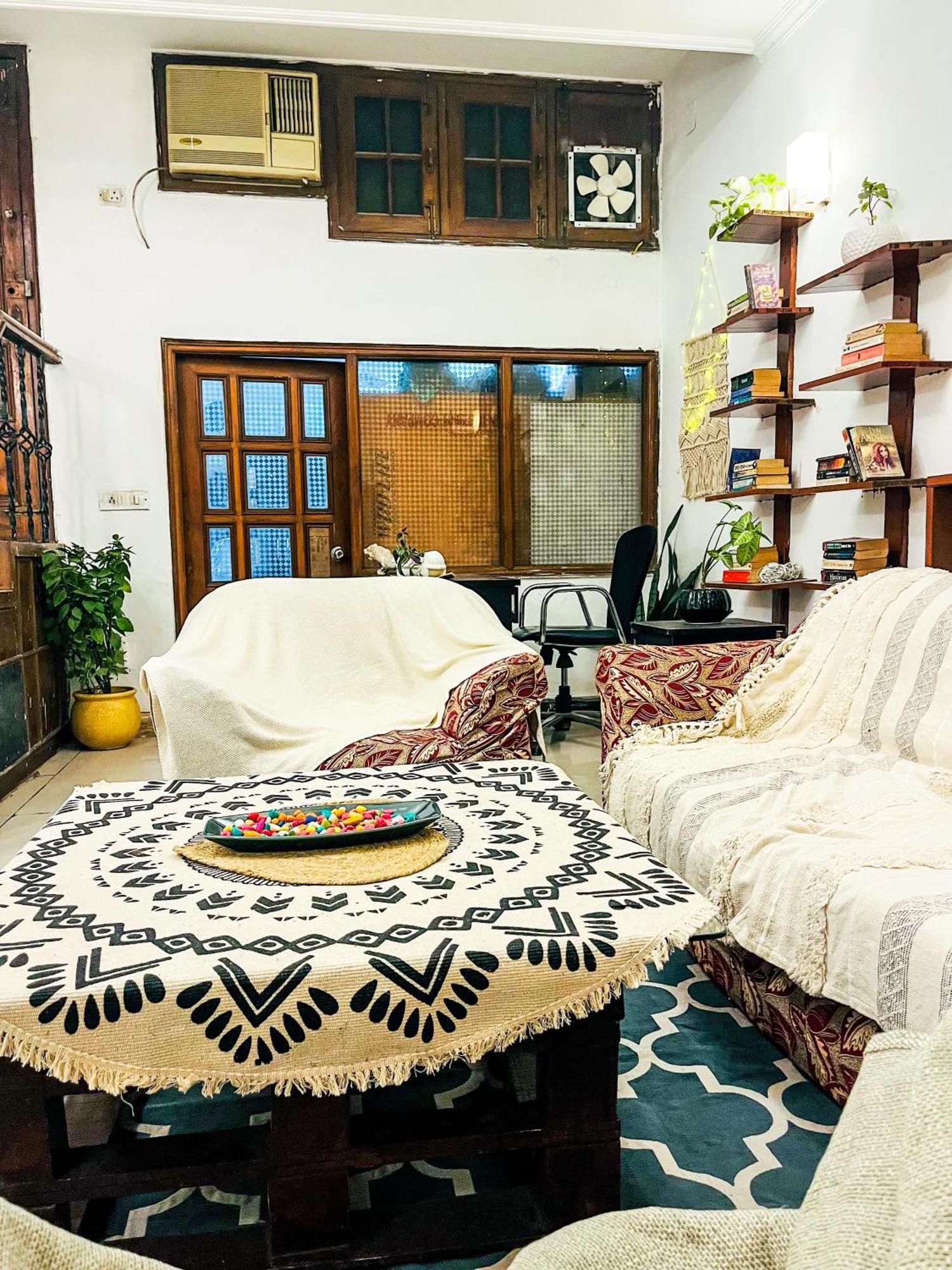 Atharva'S Homestay By Goaround Homes - Nehru Enclave Metro, South Delhi New Delhi Buitenkant foto